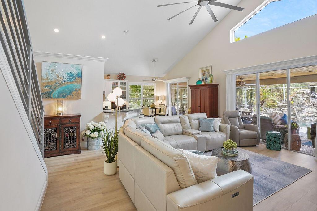 572 SW Romora Bay