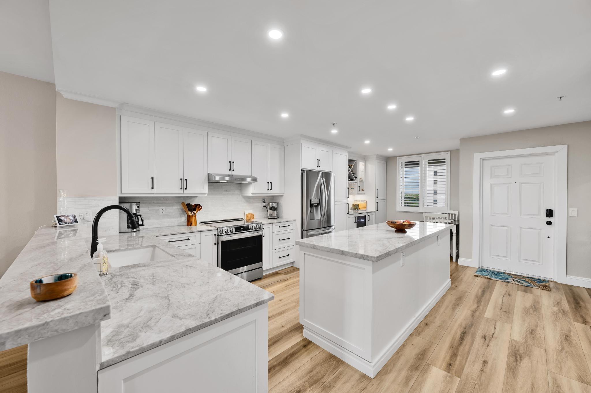 2880 NE 14th Street Cswy 608
