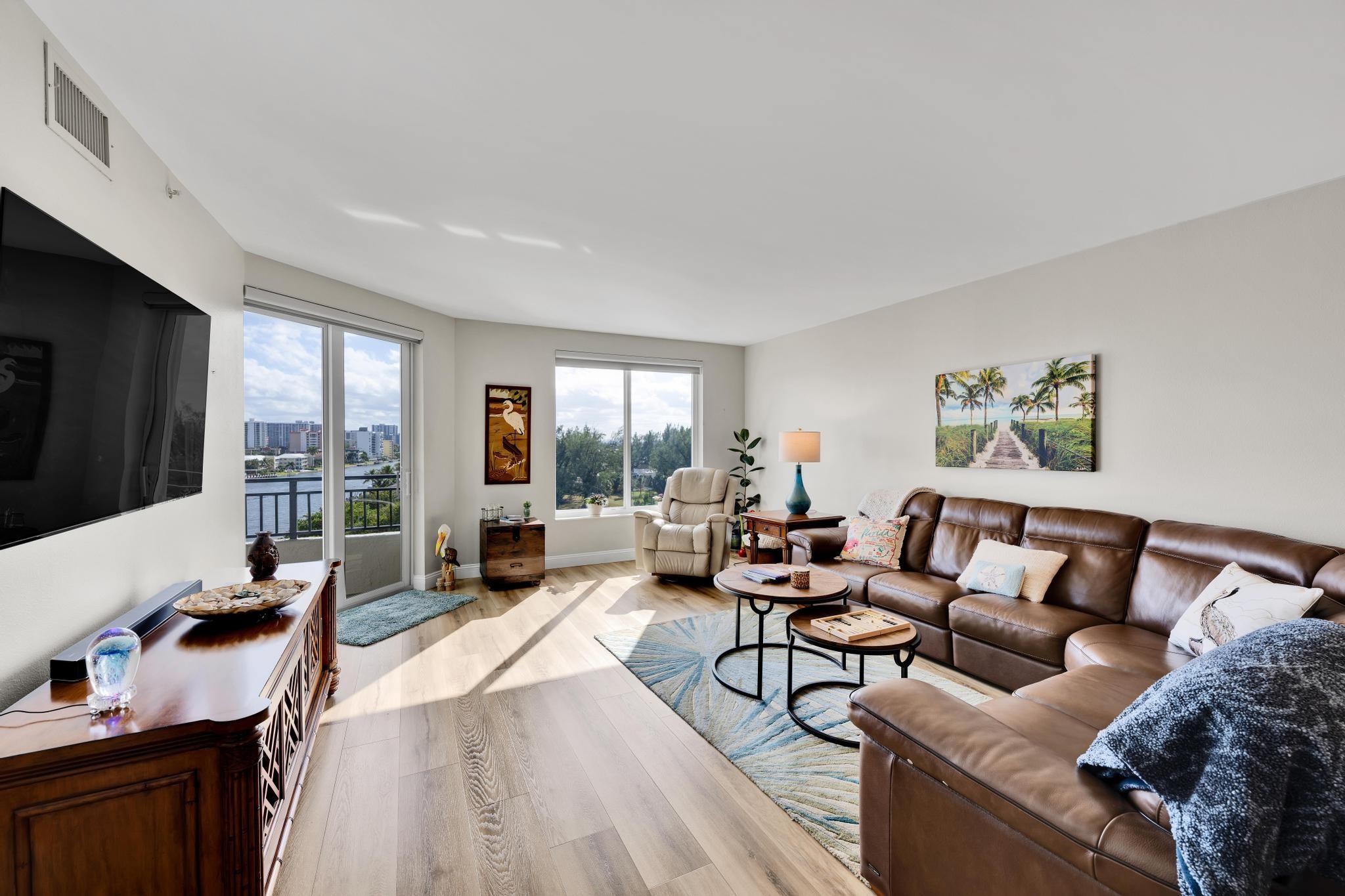 2880 NE 14th Street Cswy 608