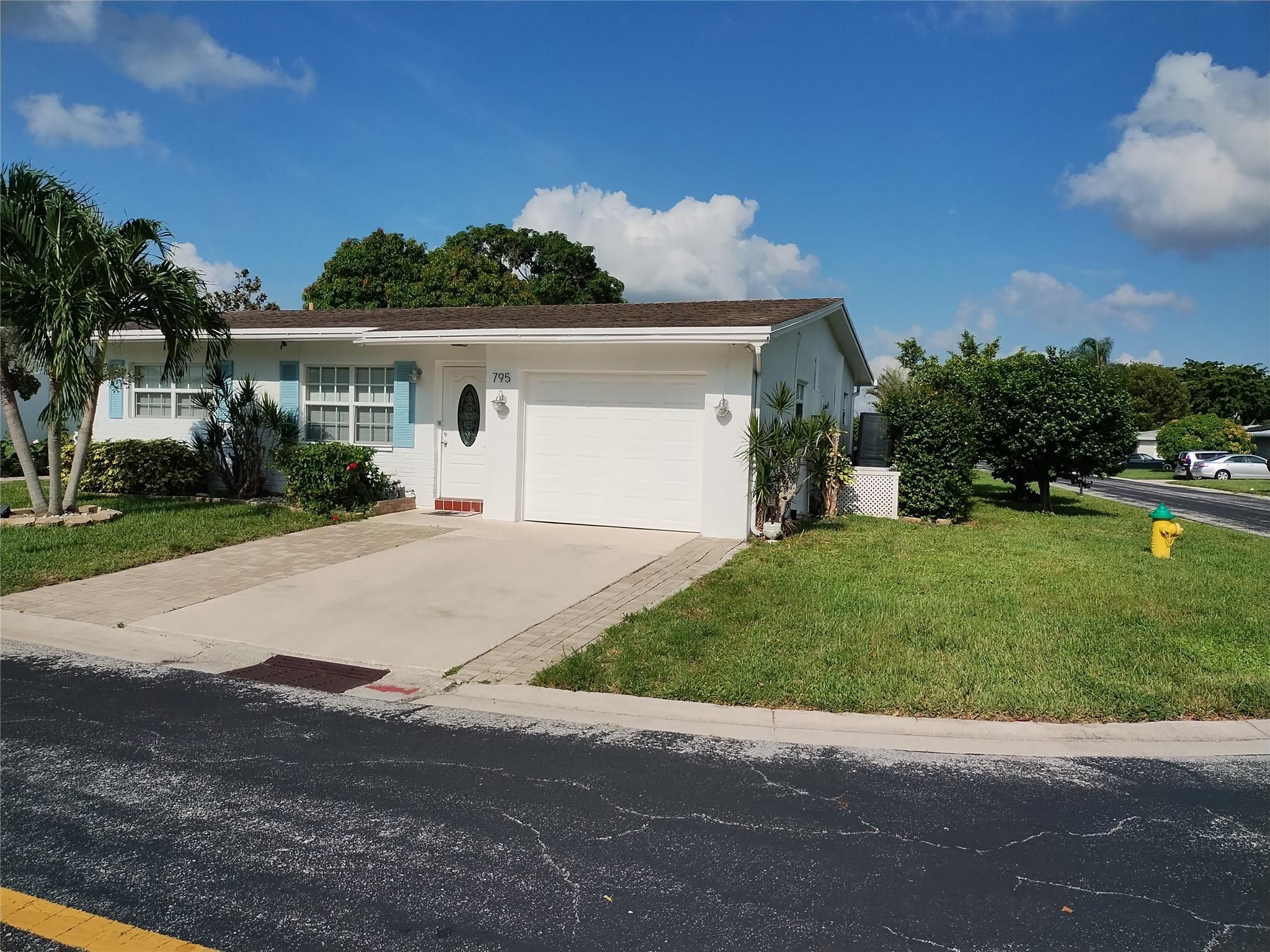 Paradise Gardens Sec 4 76 - Residential