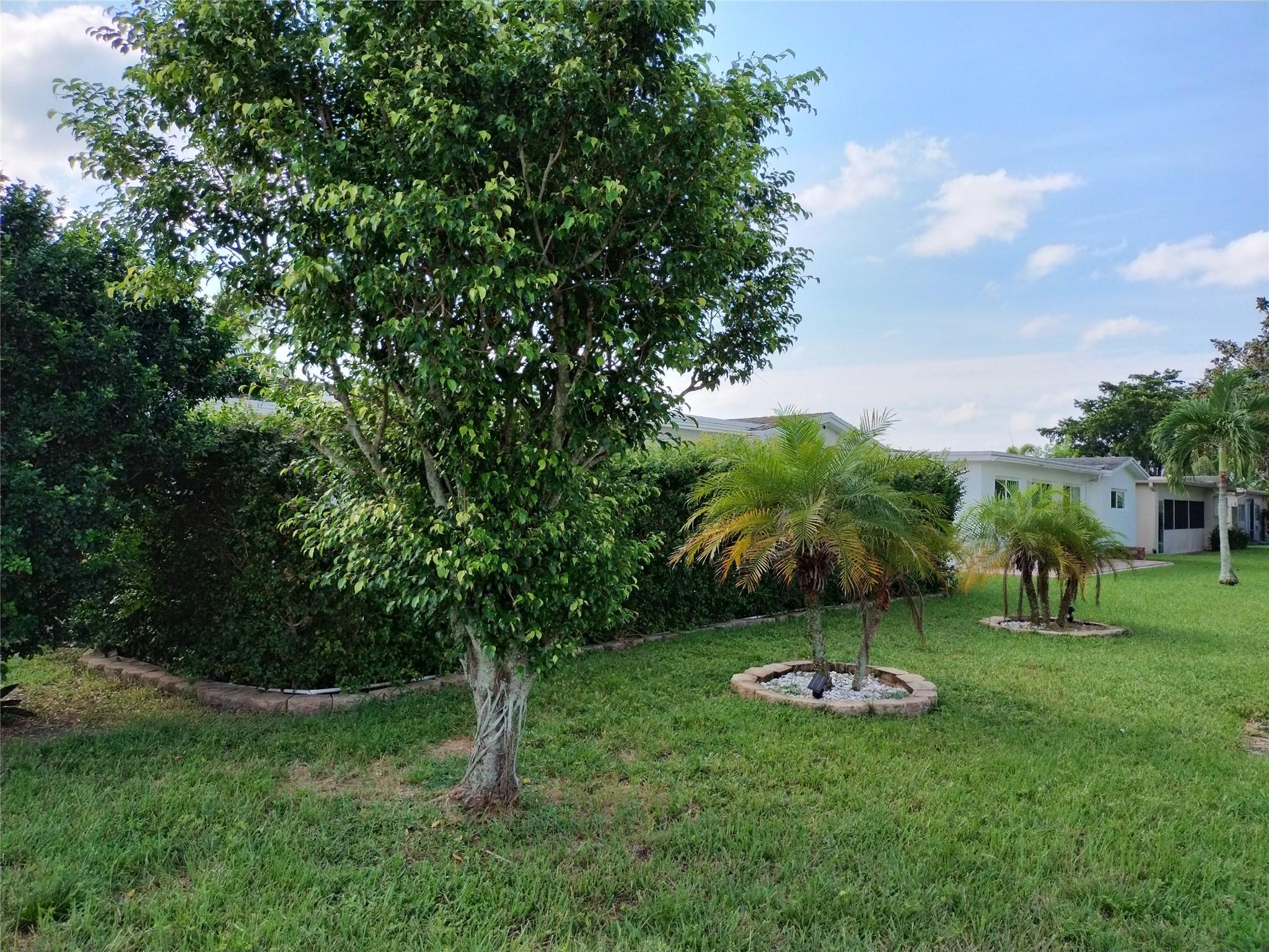 Paradise Gardens Sec 4 76 - Residential