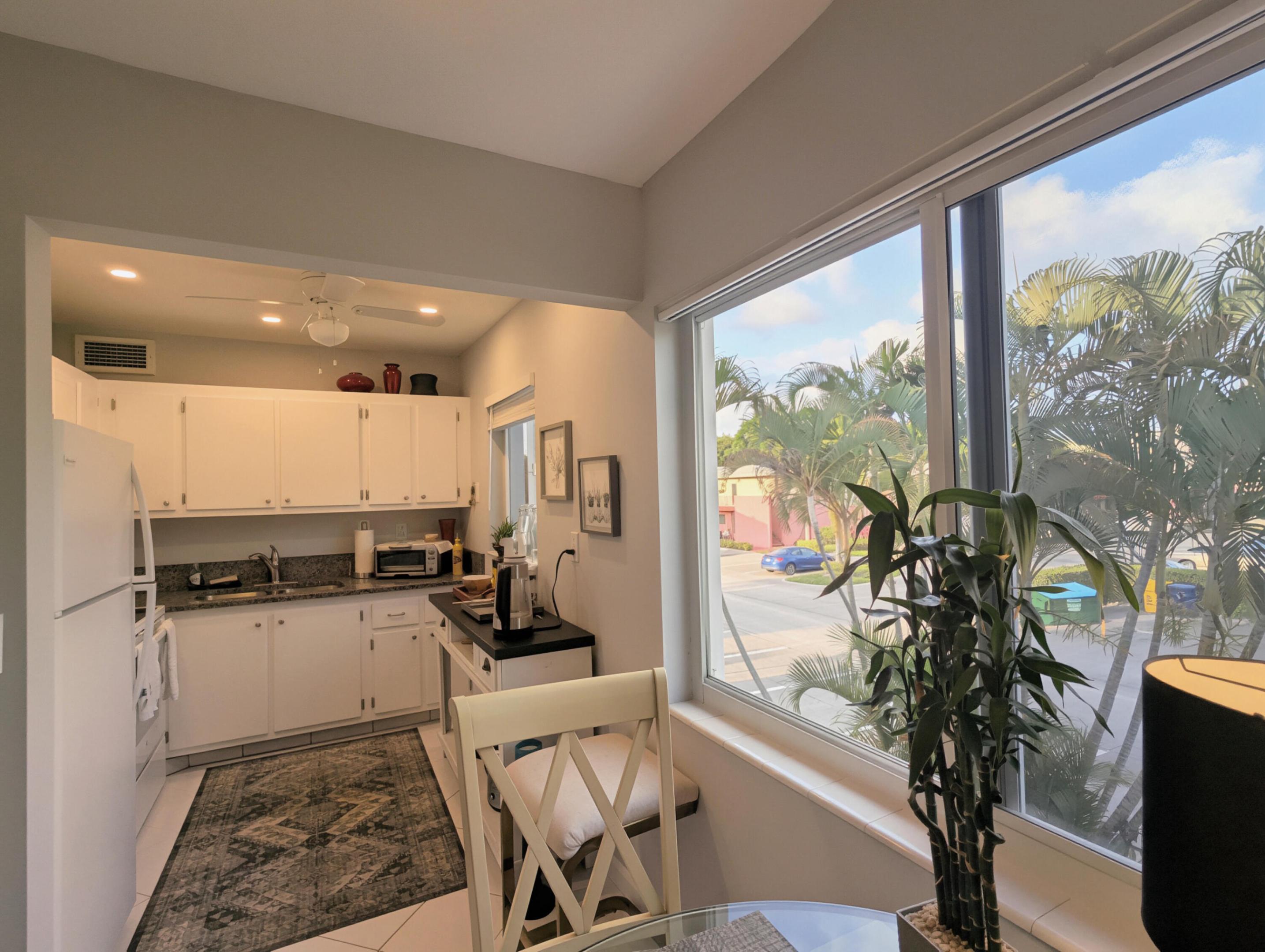 KINGSWOOD II CONDOS - Residential