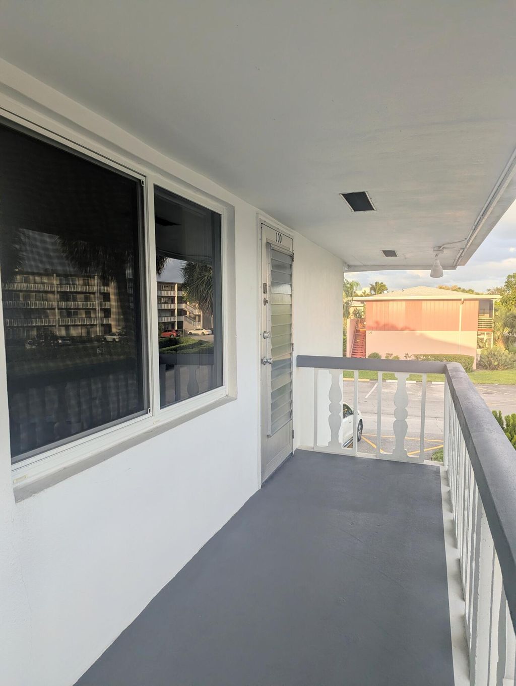 Photo of 100 E Kingswood E, West Palm Beach, FL 33417 (MLS # B26022824)