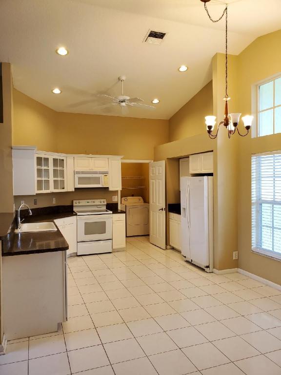 NORTH PALM BEACH HEIGHTS - Residential Lease