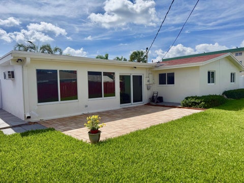Tiny photo for 617 SE 8th Avenue, Deerfield Beach, FL 33441 (MLS # B26090047)
