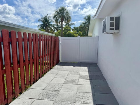 Tiny photo for 617 SE 8th Avenue, Deerfield Beach, FL 33441 (MLS # B26090047)