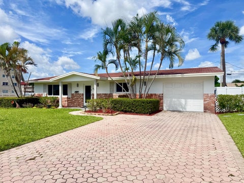 Tiny photo for 617 SE 8th Avenue, Deerfield Beach, FL 33441 (MLS # B26090047)