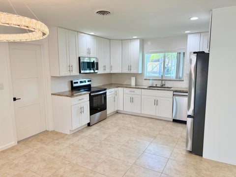 Tiny photo for 617 SE 8th Avenue, Deerfield Beach, FL 33441 (MLS # B26090047)