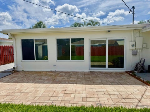 Tiny photo for 617 SE 8th Avenue, Deerfield Beach, FL 33441 (MLS # B26090047)