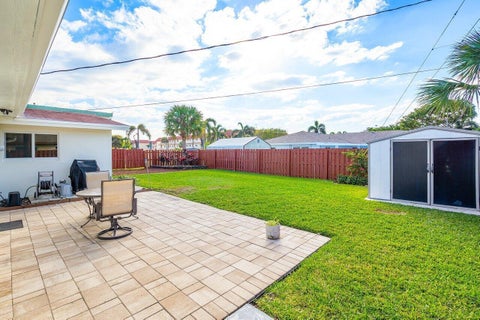 Tiny photo for 617 SE 8th Avenue, Deerfield Beach, FL 33441 (MLS # B26090047)