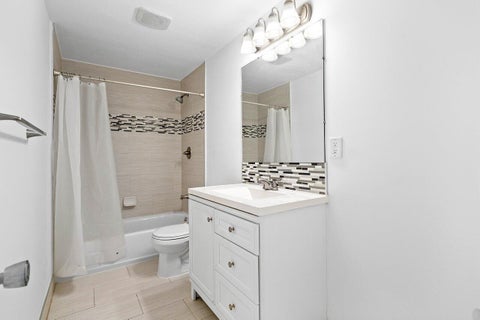 Tiny photo for 617 SE 8th Avenue, Deerfield Beach, FL 33441 (MLS # B26090047)