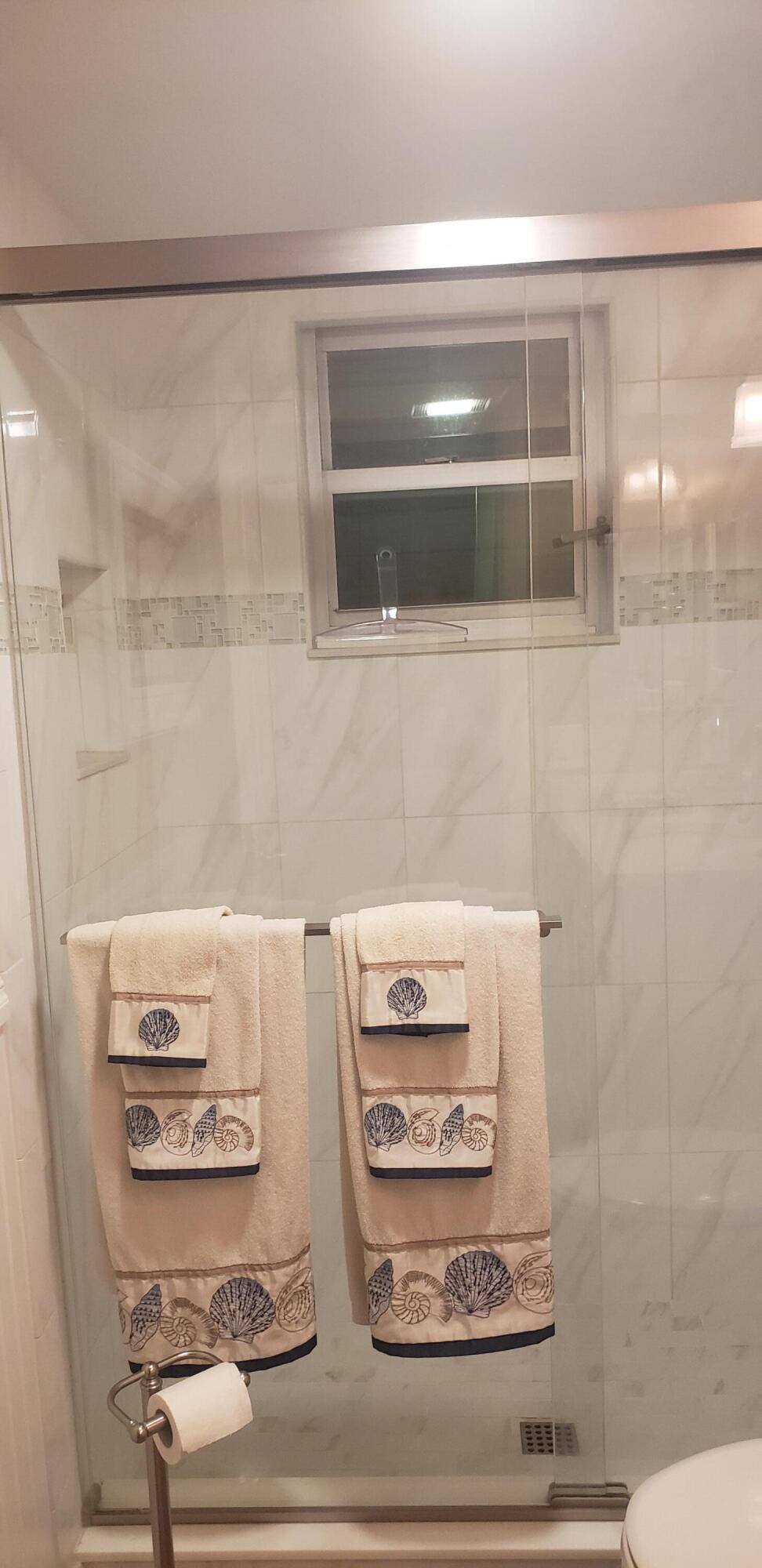 HUTCHINSON HOUSE WEST - Residential Lease