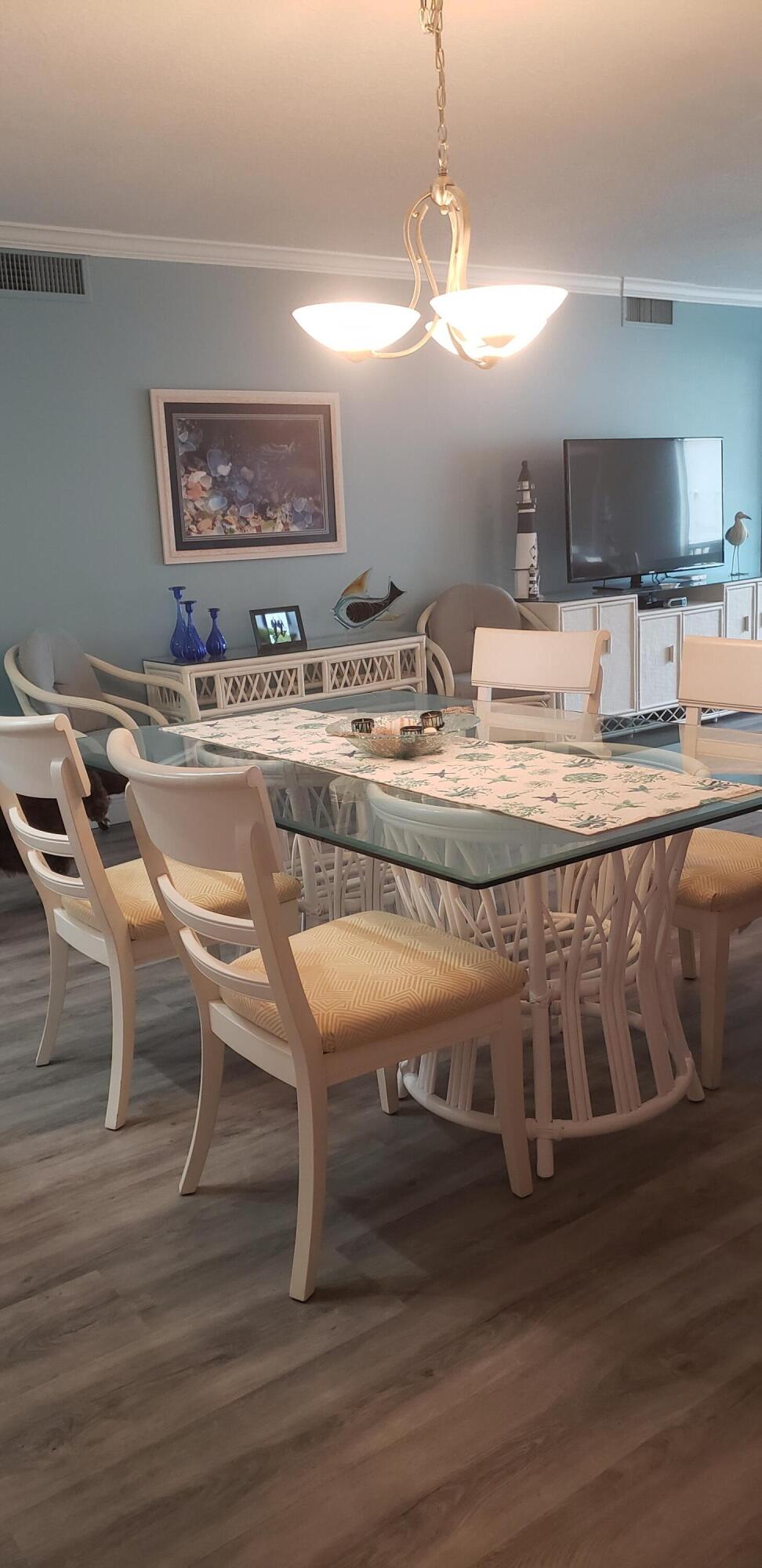 HUTCHINSON HOUSE WEST - Residential Lease