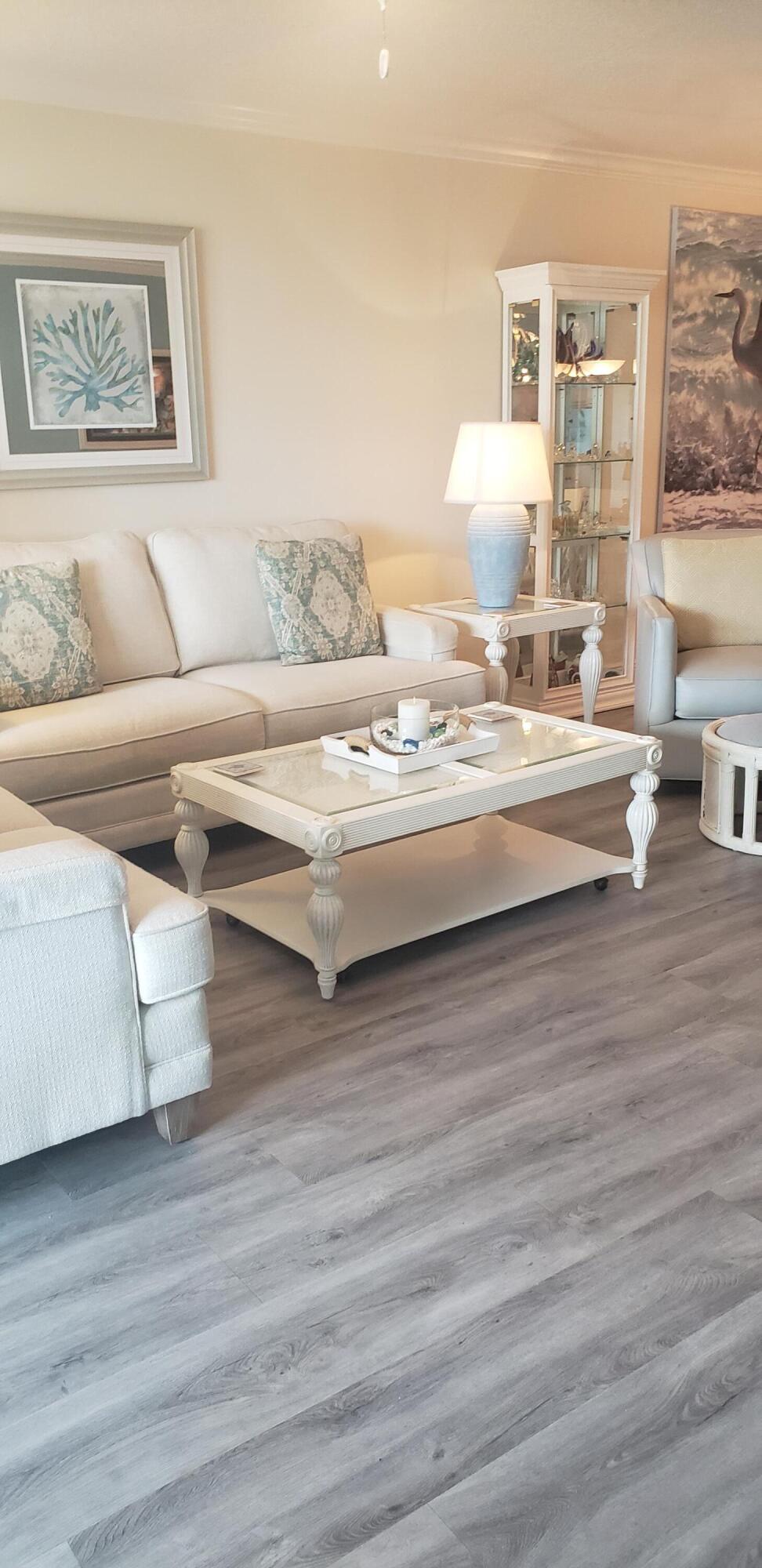 HUTCHINSON HOUSE WEST - Residential Lease