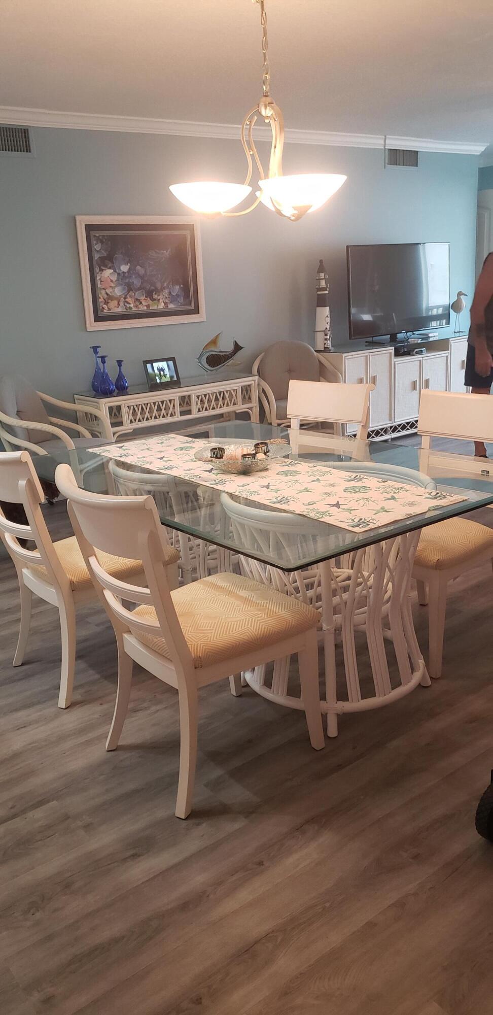 HUTCHINSON HOUSE WEST - Residential Lease