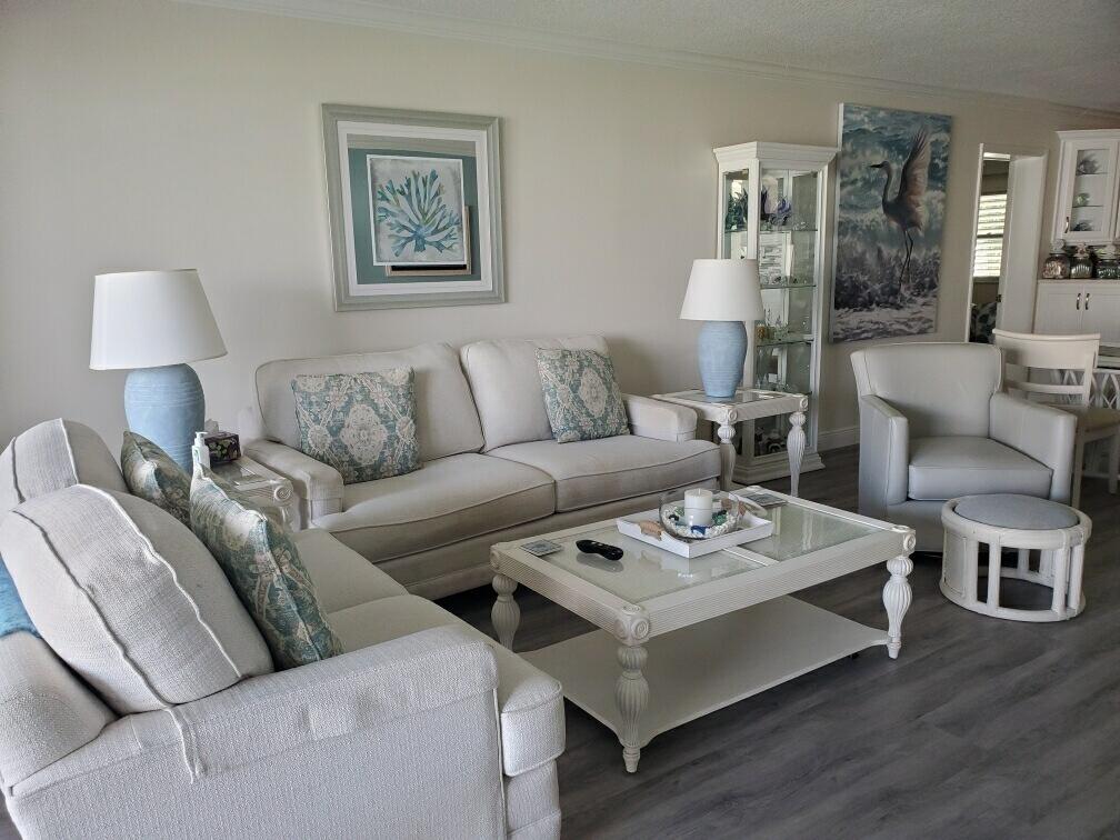 HUTCHINSON HOUSE WEST - Residential Lease