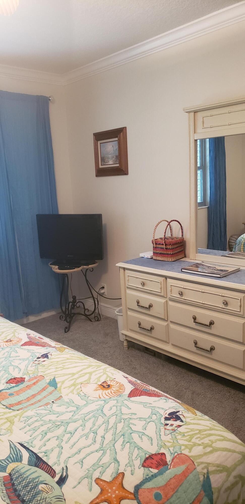 HUTCHINSON HOUSE WEST - Residential Lease