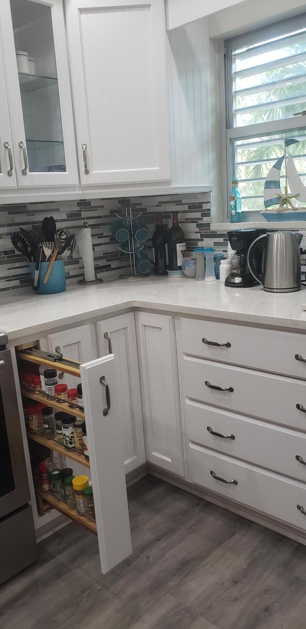 HUTCHINSON HOUSE WEST - Residential Lease