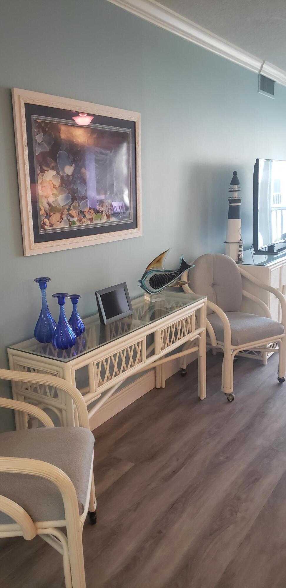 HUTCHINSON HOUSE WEST - Residential Lease