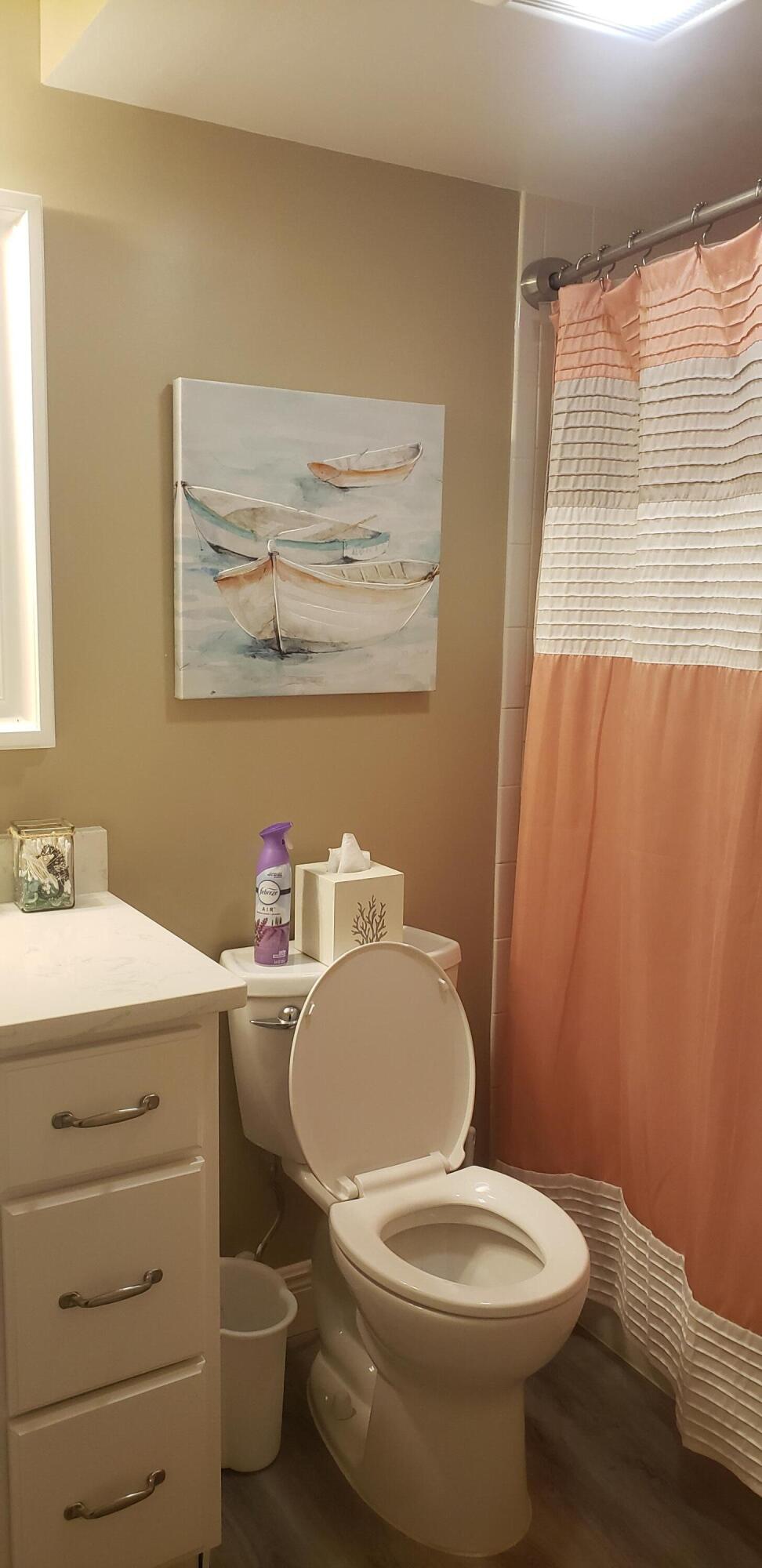 HUTCHINSON HOUSE WEST - Residential Lease