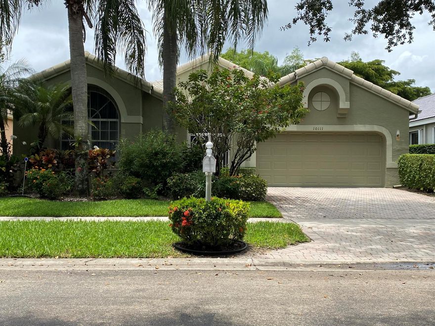 The Club at Indian Lakes is a 55+ gated community with 268 homes and five lakes. This well maintained home, located on a quiet, tree-lined street, has a lake view from the living room, family room, and patio, and is move-in ready.  Designed as a 3 bedroom home, the 12 x 12 ft. 3rd bedroom has been converted into a den / library space and opened up, giving the home an even more spacious feel than the open concept greeting you upon entry. A/C replaced May 2023.
Amenities include Pickleball, Bocce Court, Club House, Fitness Center, Pool (Billiard) Room,
Social Hall, Swimming Pool, Tennis. Boynton Beach is home to many religious institutions, several of which are within walking distance of the property on El Clair Ranch Rd. and Boynton Beach Blvd.