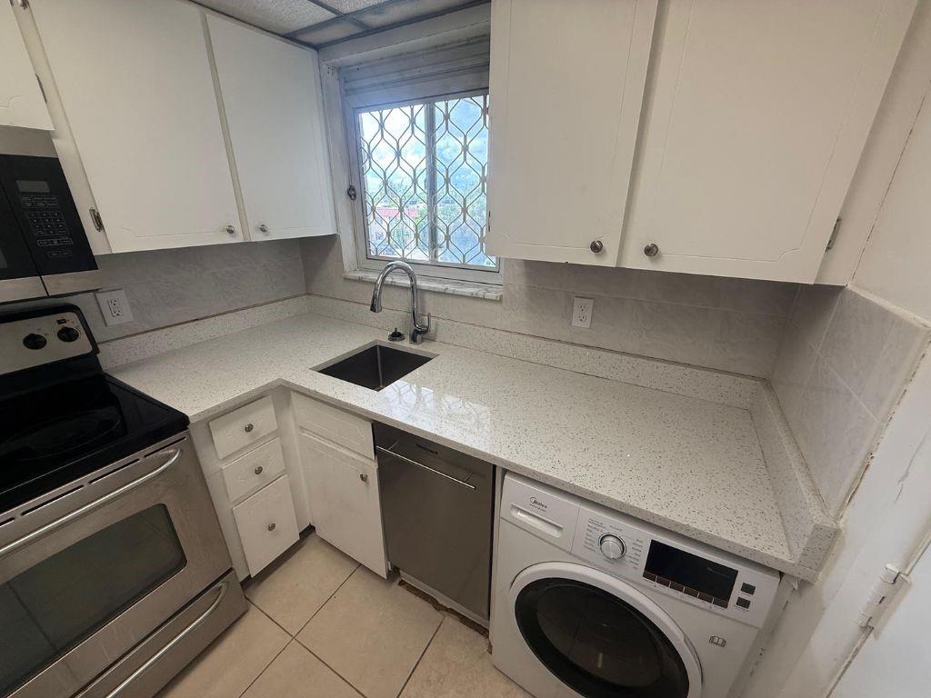 El Castelay Condo - Residential Lease