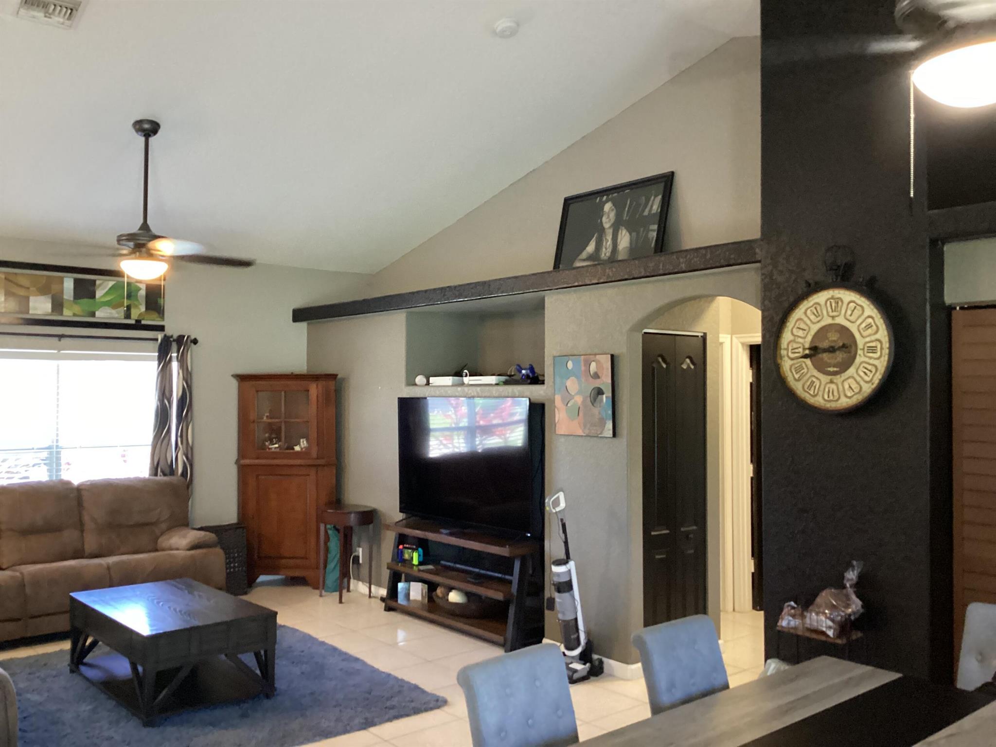 3834 SE 12th Drive