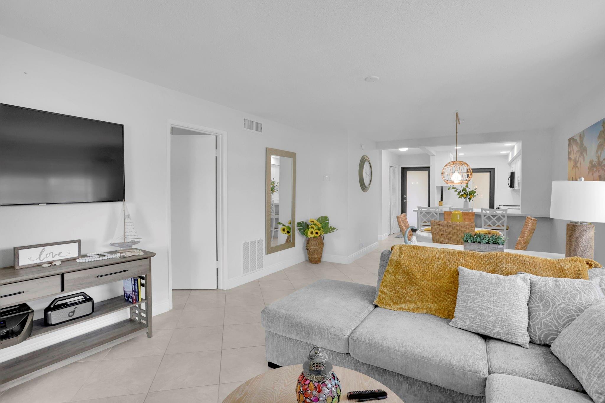 2601 NE 14th Street Cswy 245