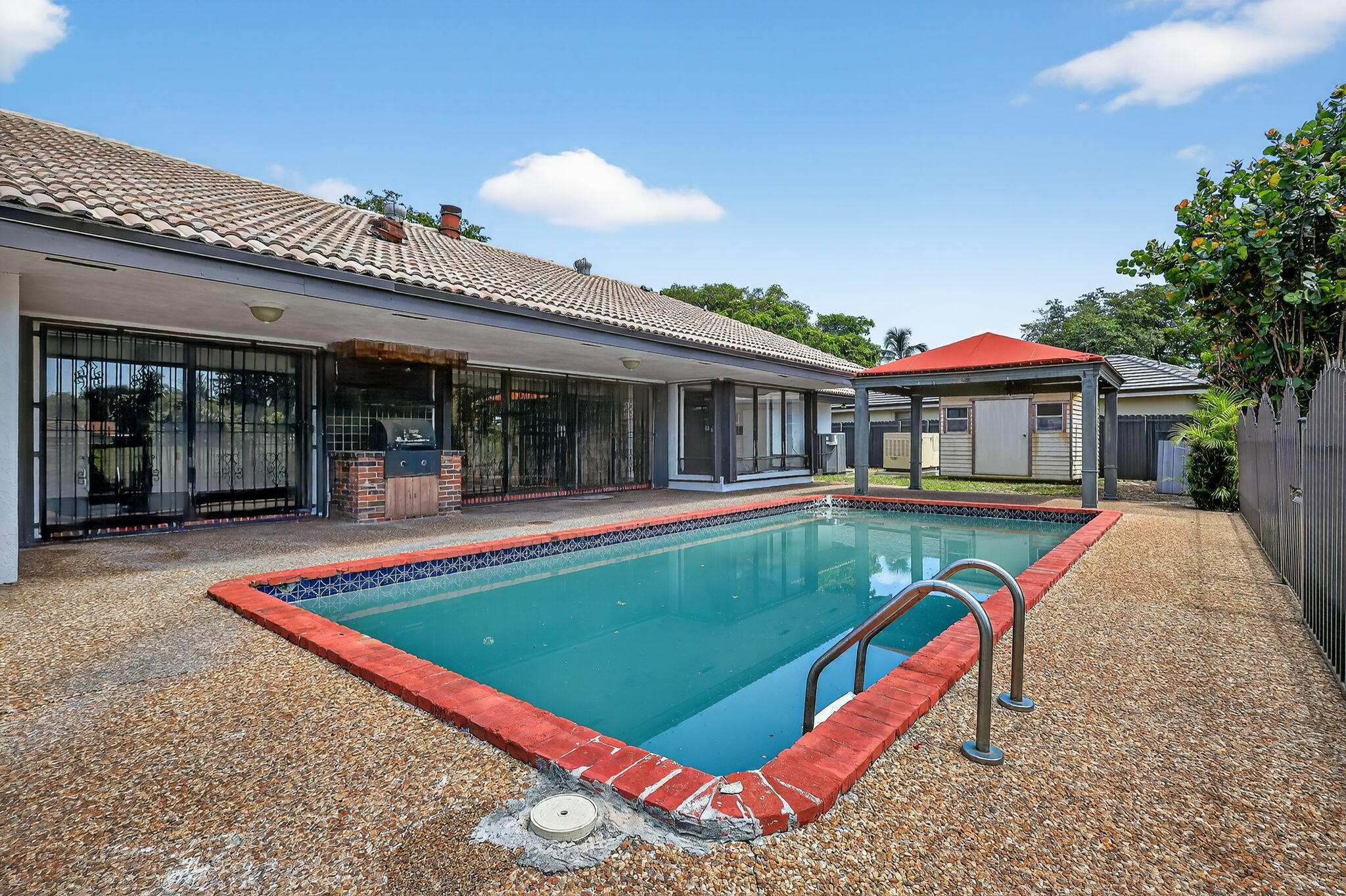 COUNTRY CLUB OF MIAMI ESTS SEC 4 - Residential