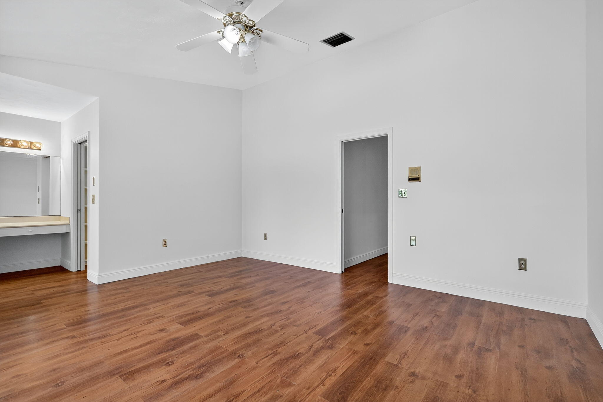 COUNTRY CLUB OF MIAMI ESTS SEC 4 - Residential