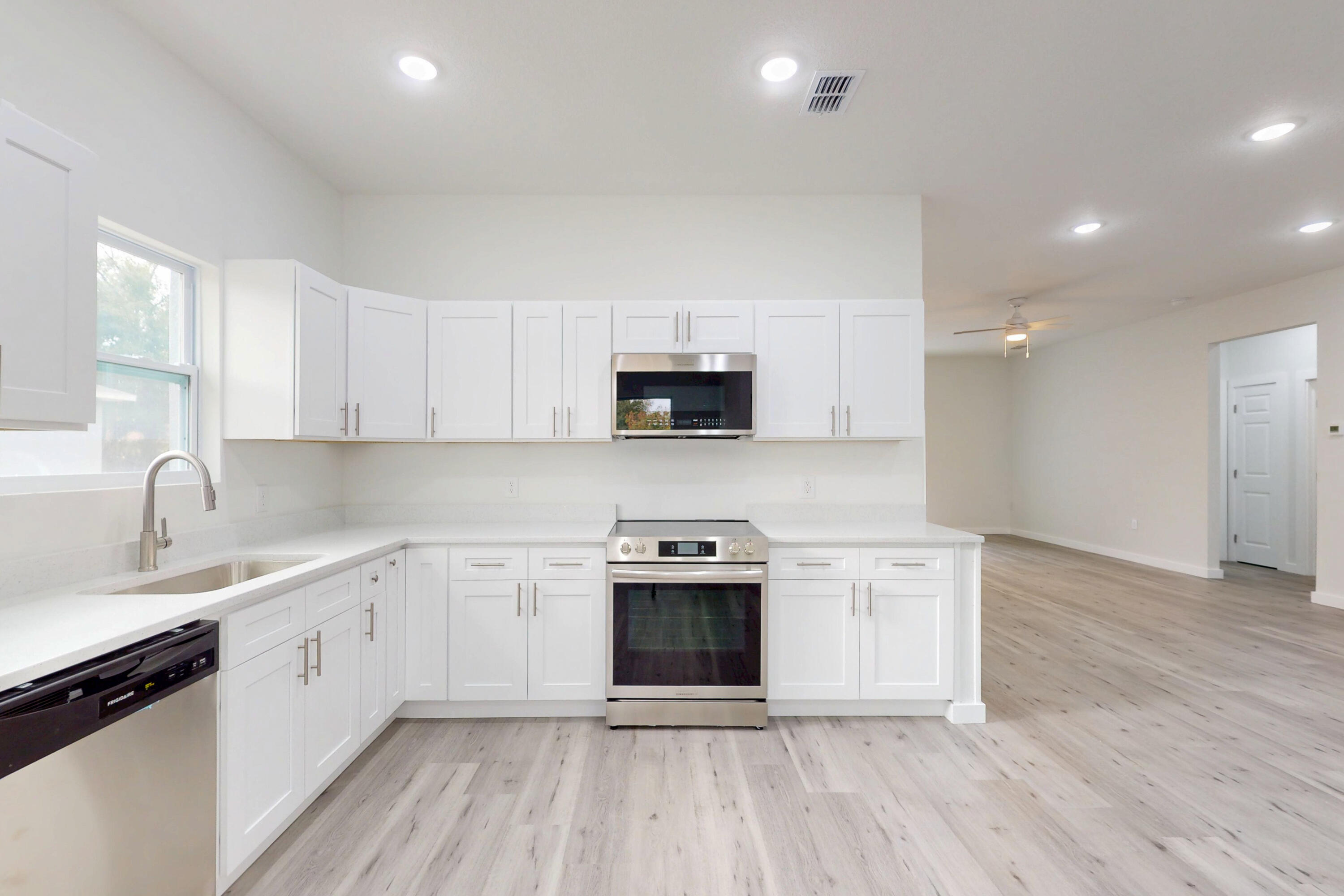 VERO LAKE ESTATES UNIT I - Residential