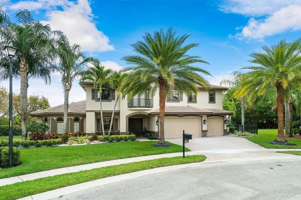 Photo of 10742 Versailles Boulevard, Wellington, FL 33449 (MLS # R10789778)
