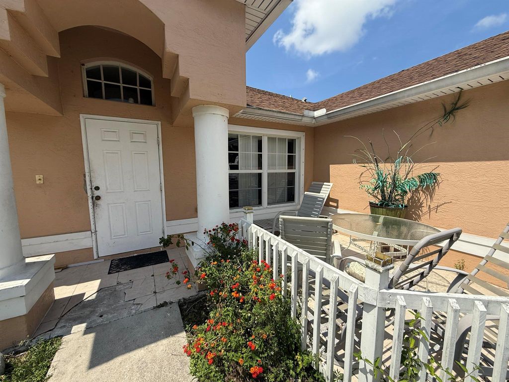 Photo of 416 SE Calmoso Drive, Port Saint Lucie, FL 34983 (MLS # R11093476)