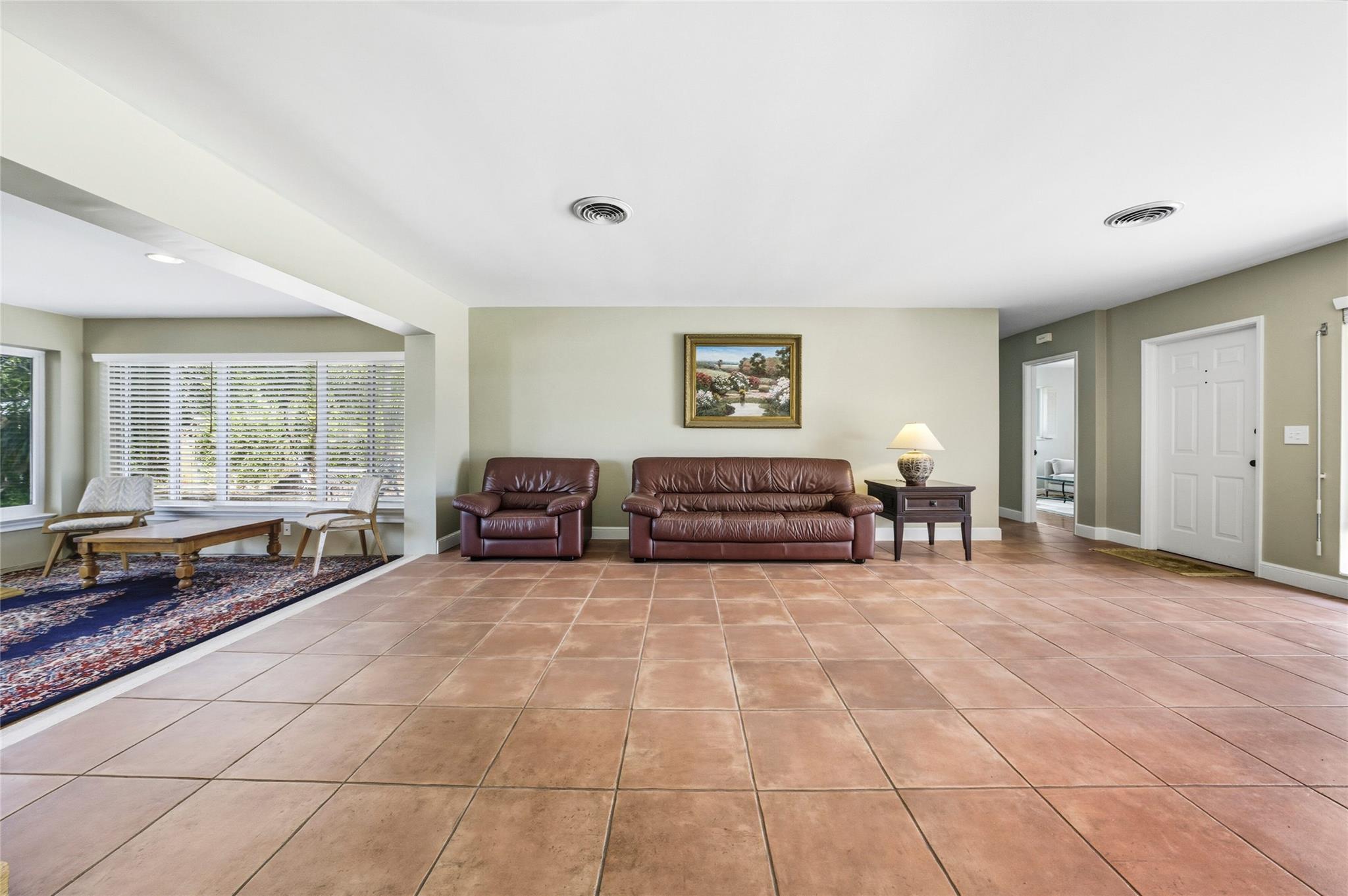 1711 NE 40th Ct
