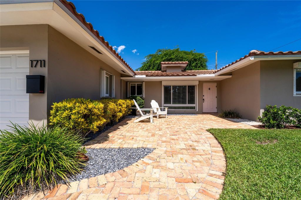 Photo of 1711 NE 40th Court, Oakland Park, FL 33334 (MLS # F10527259)