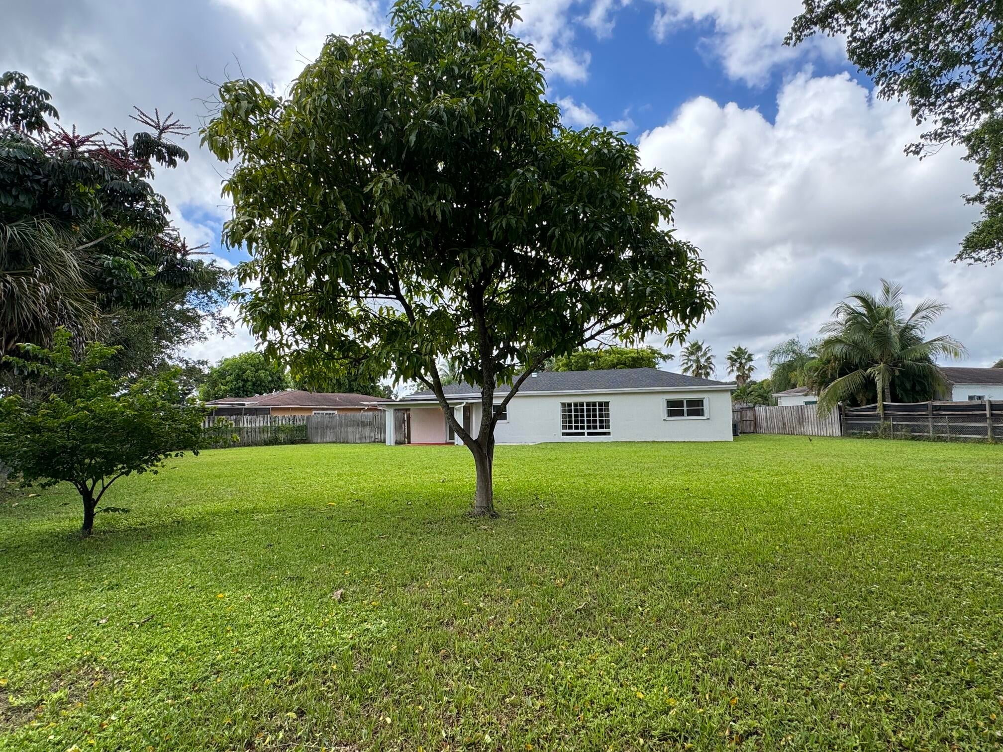 8306 NW 74TH Terrace
