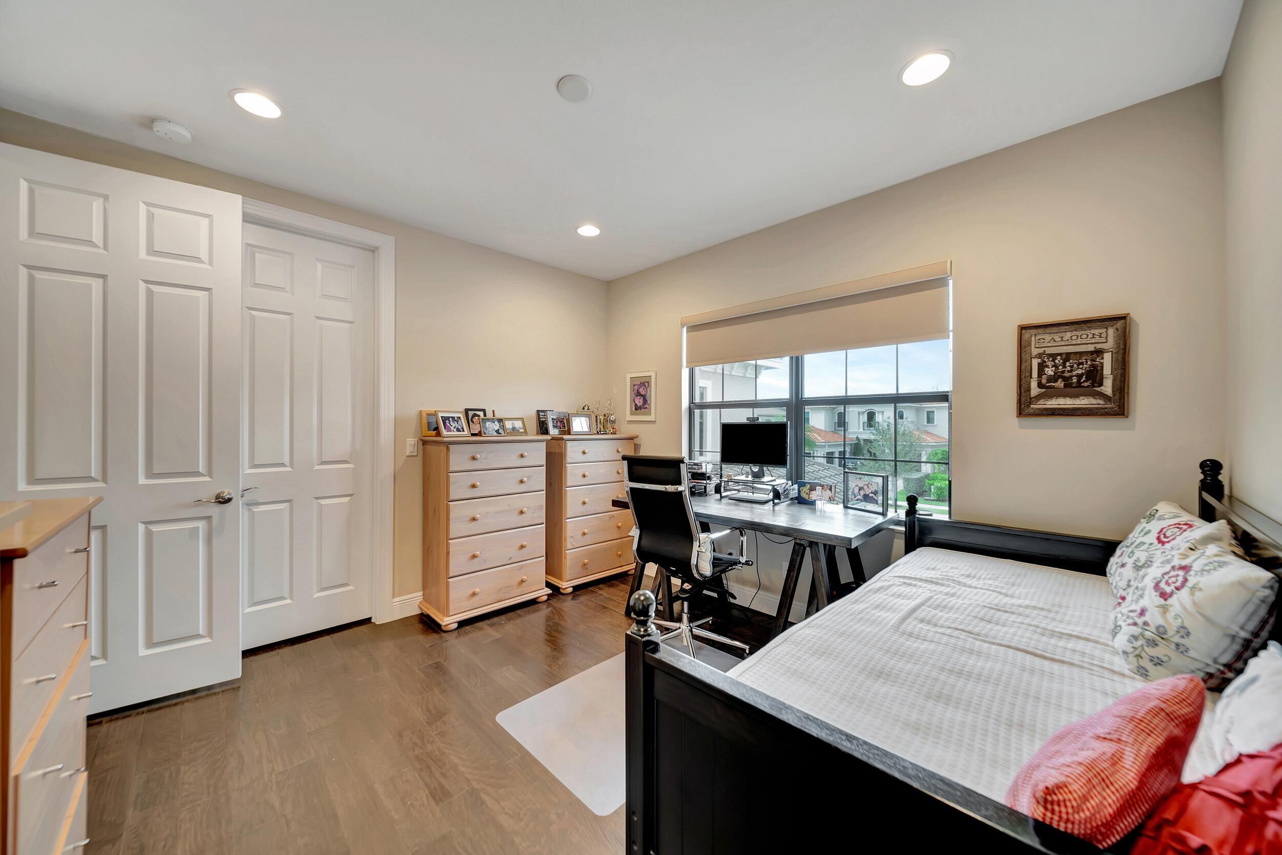 PARKLAND GOLF & COUNTRY CLUB - Residential Lease