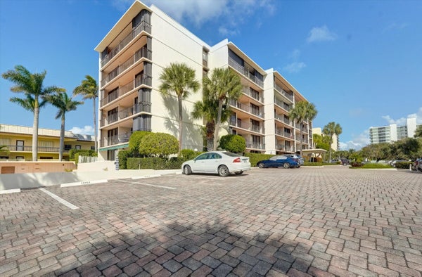 225 BEACH RD APT 503, JUPITER, FL 33469 - Image 45cfe5c1c8feec21cfd09866109c416a/2901859615