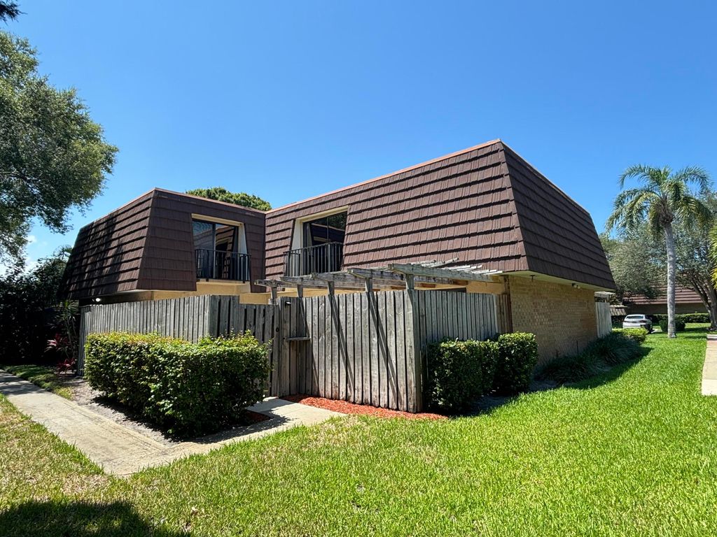 Photo of 2110 21st Lane, Palm Beach Gardens, FL 33418 (MLS # R10990702)