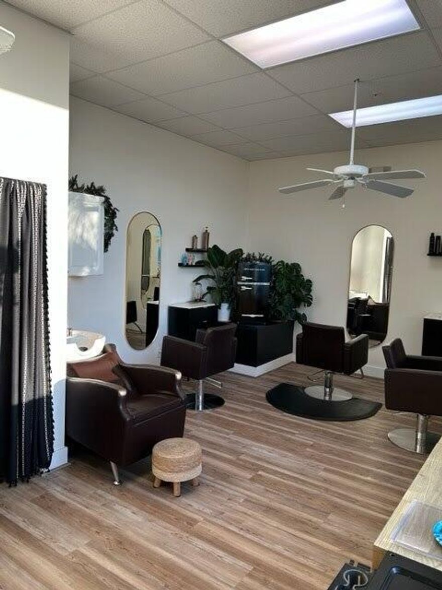 Retail, Professional, or Office Space in Prime Location. Centrally Located in Downtown Fort Pierce. Other businesses include restaurants, retail, professional offices, and services. Great atmosphere. Prime Downtown Shopping / Eating / Services Experience. NNN Lease.