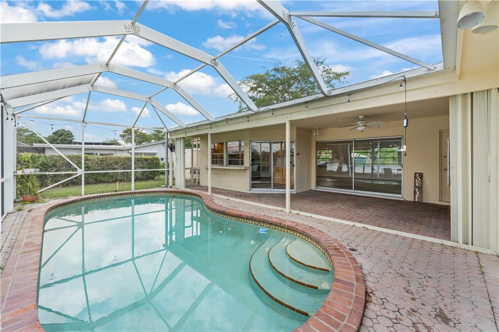 PLANTATION PARK LAKESITES - Residential