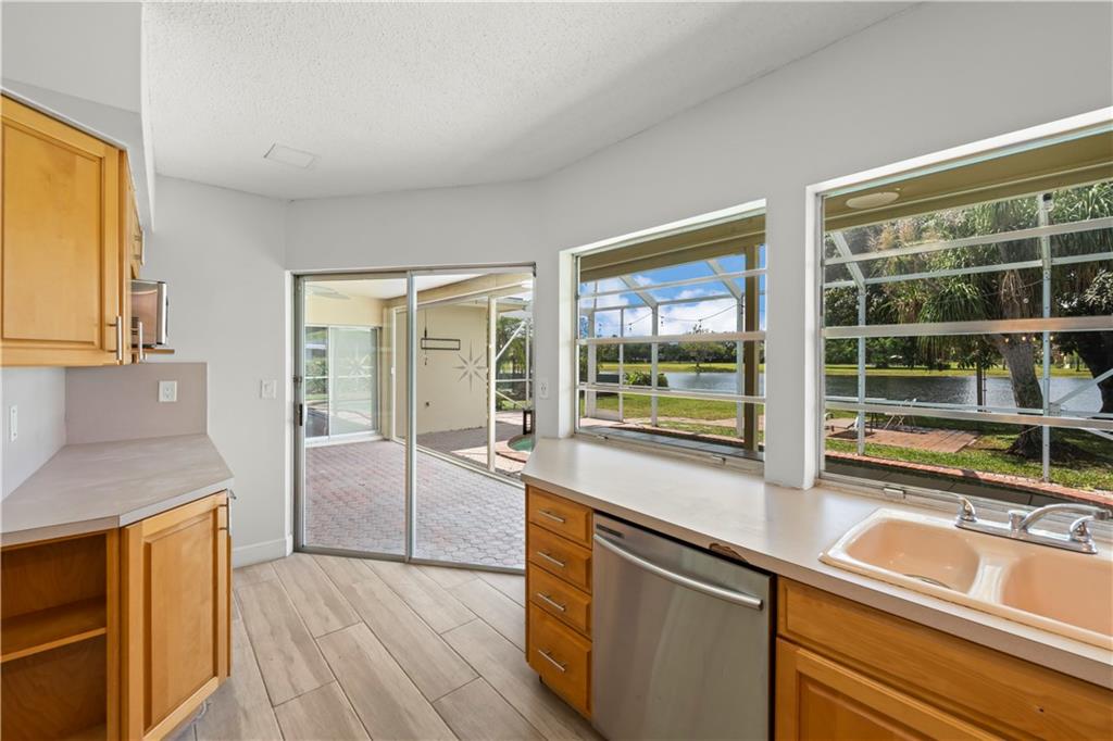 PLANTATION PARK LAKESITES - Residential