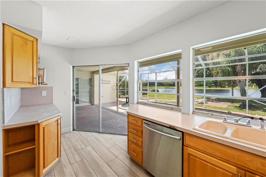 PLANTATION PARK LAKESITES - Residential