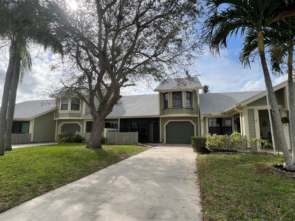 Photo of 1542 SE Dewberry Court, Port Saint Lucie, FL 34952 (MLS # R10954068)