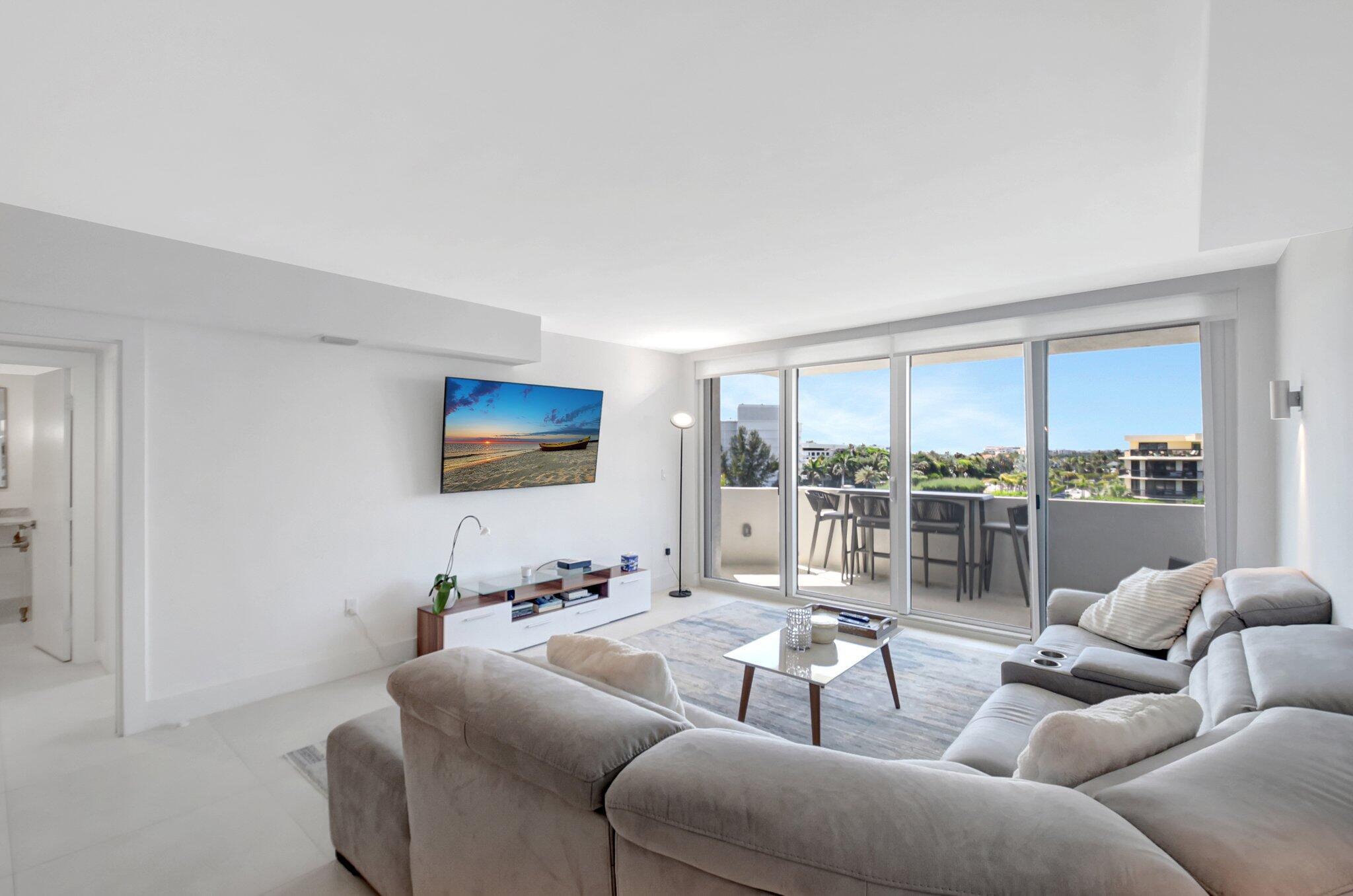 CARLYLE HOUSE - Residential