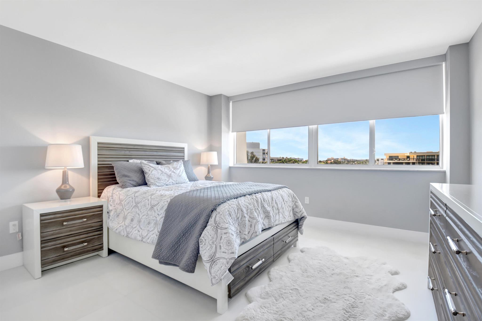 CARLYLE HOUSE - Residential