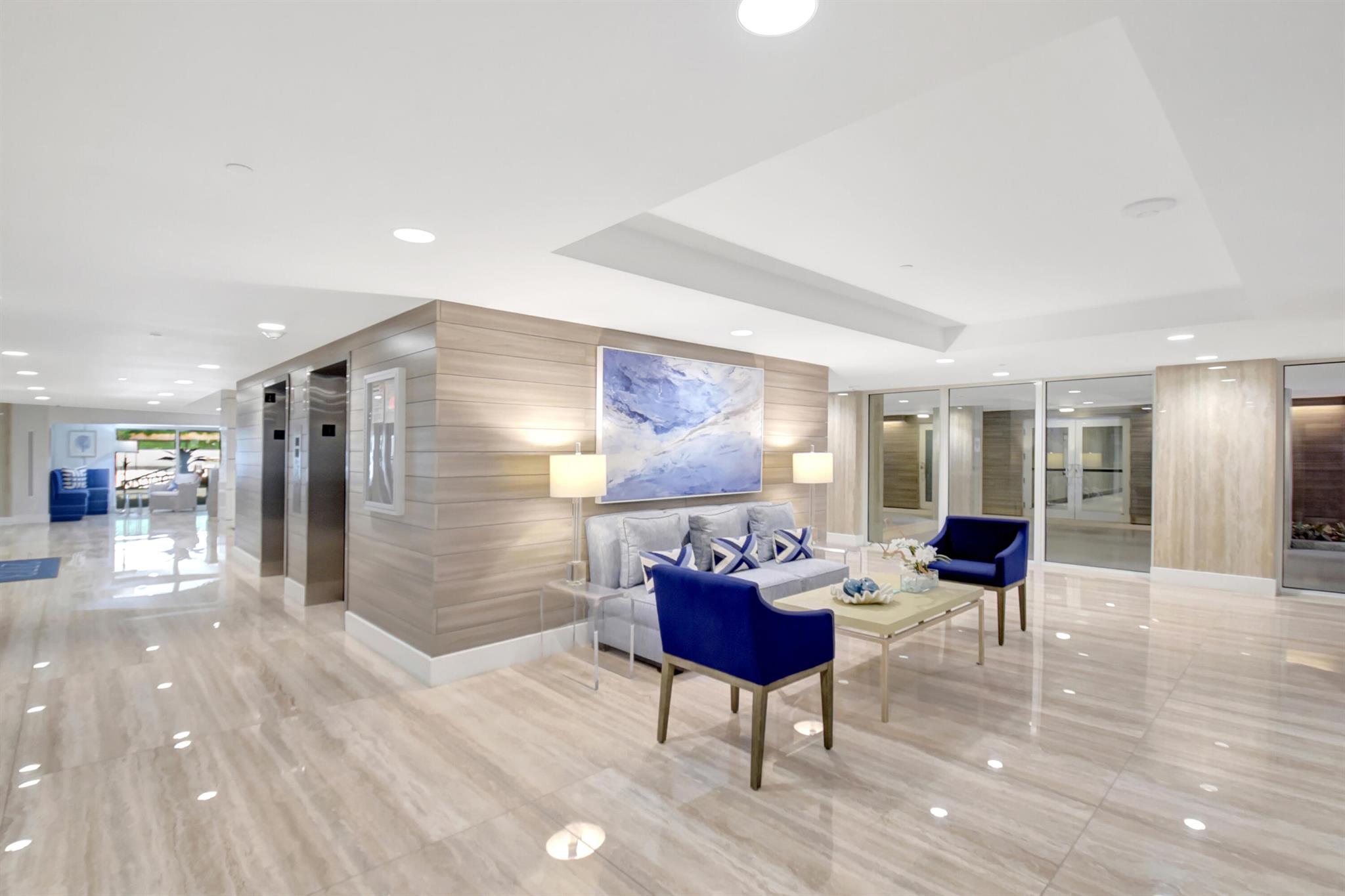 CARLYLE HOUSE - Residential