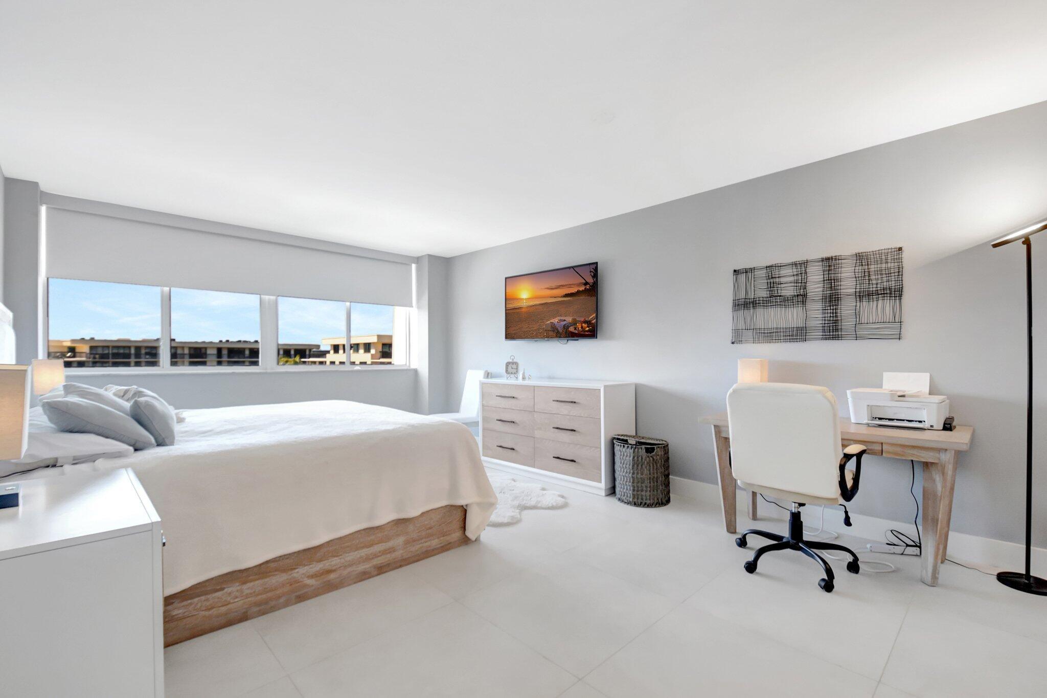 CARLYLE HOUSE - Residential