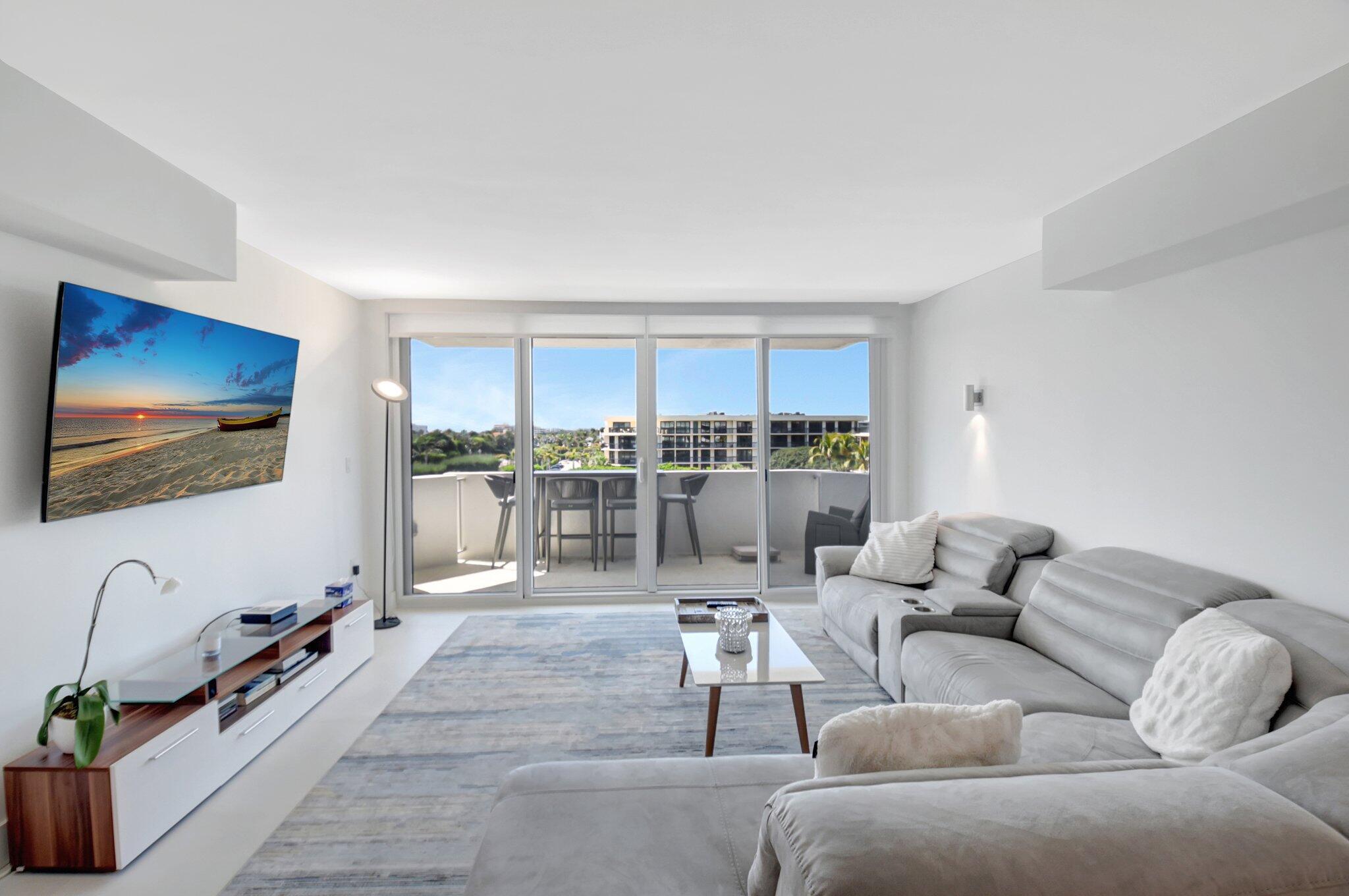 CARLYLE HOUSE - Residential