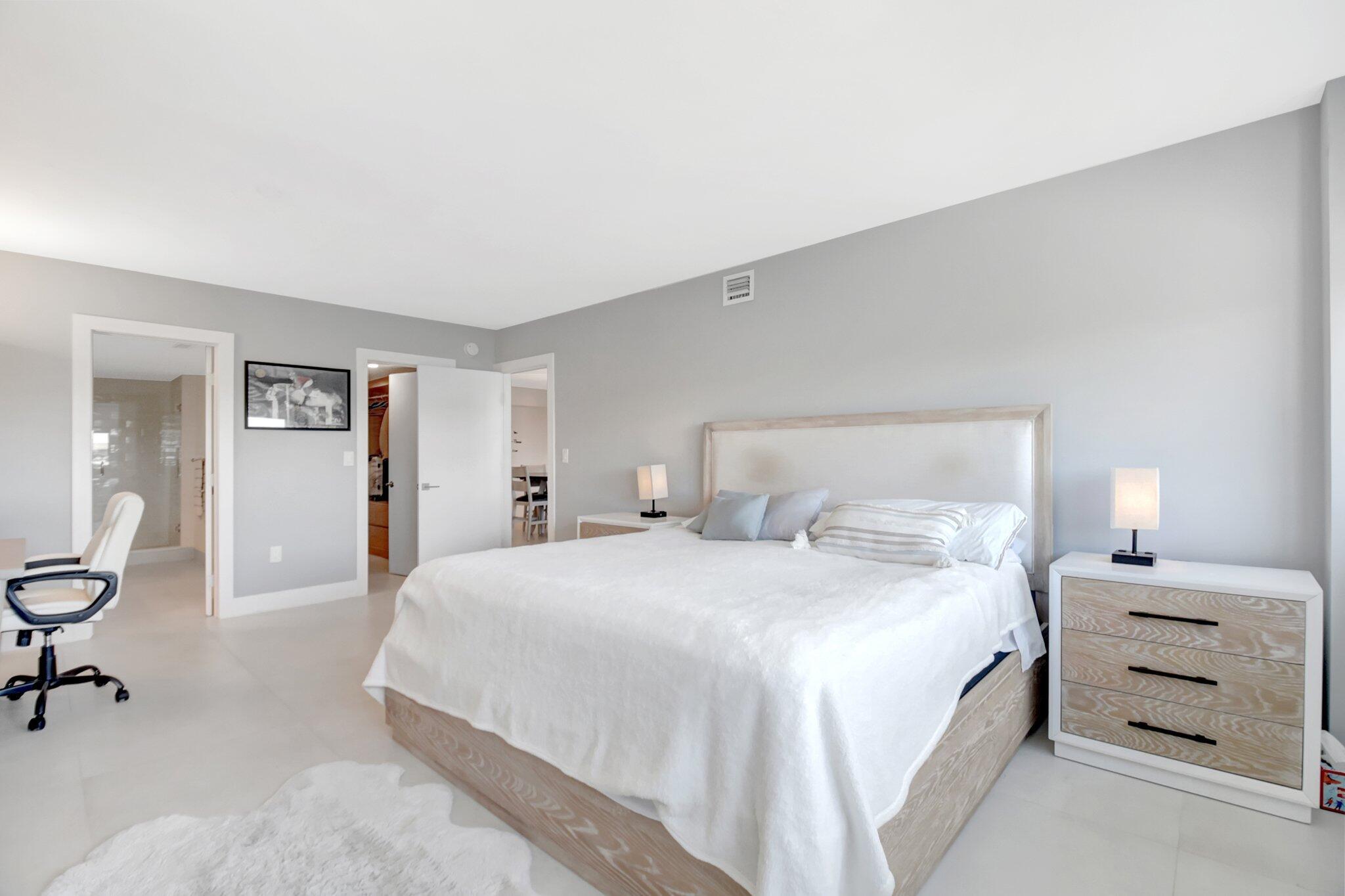 CARLYLE HOUSE - Residential
